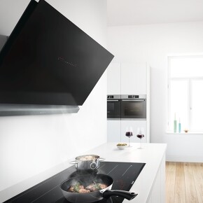 Der PerfectAir Luftgütesensor passt im Automatikmodus die Leistung des Abzugs an die Wrasenmenge an, die vom Kochfeld aufsteigt.  Der PerfectAir Luftgütesensor passt im Automatikmodus die Leistung des Abzugs an die Wrasenmenge an, die vom Kochfeld aufsteigt.