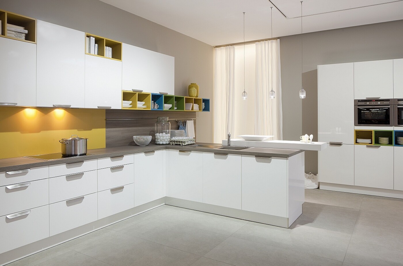 Geräumige Familienküche: Größer wird's bei Klick! Geräumige Familienküche: Größer wird's bei Klick!