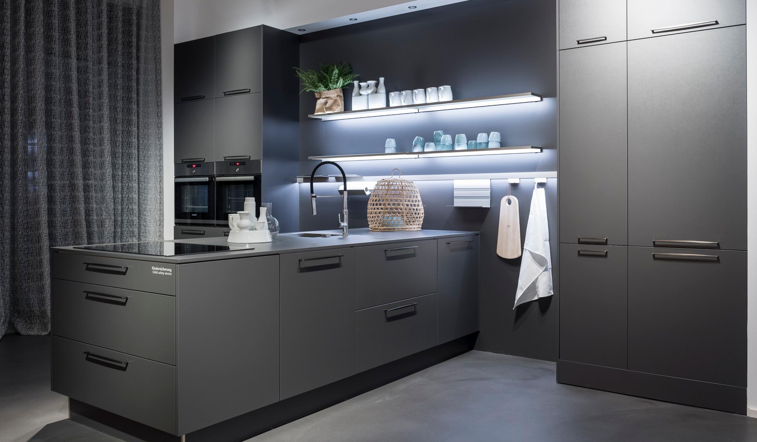 kueche_grau_mit_griffe