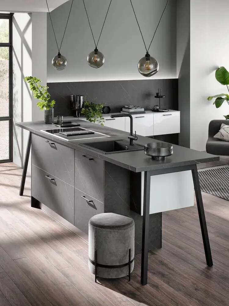 Marmor dunkel mit Polarweiß